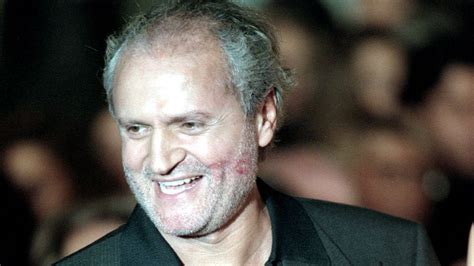 Gianni Versace, la storia di un designer entrato nel mito a 27 anni 